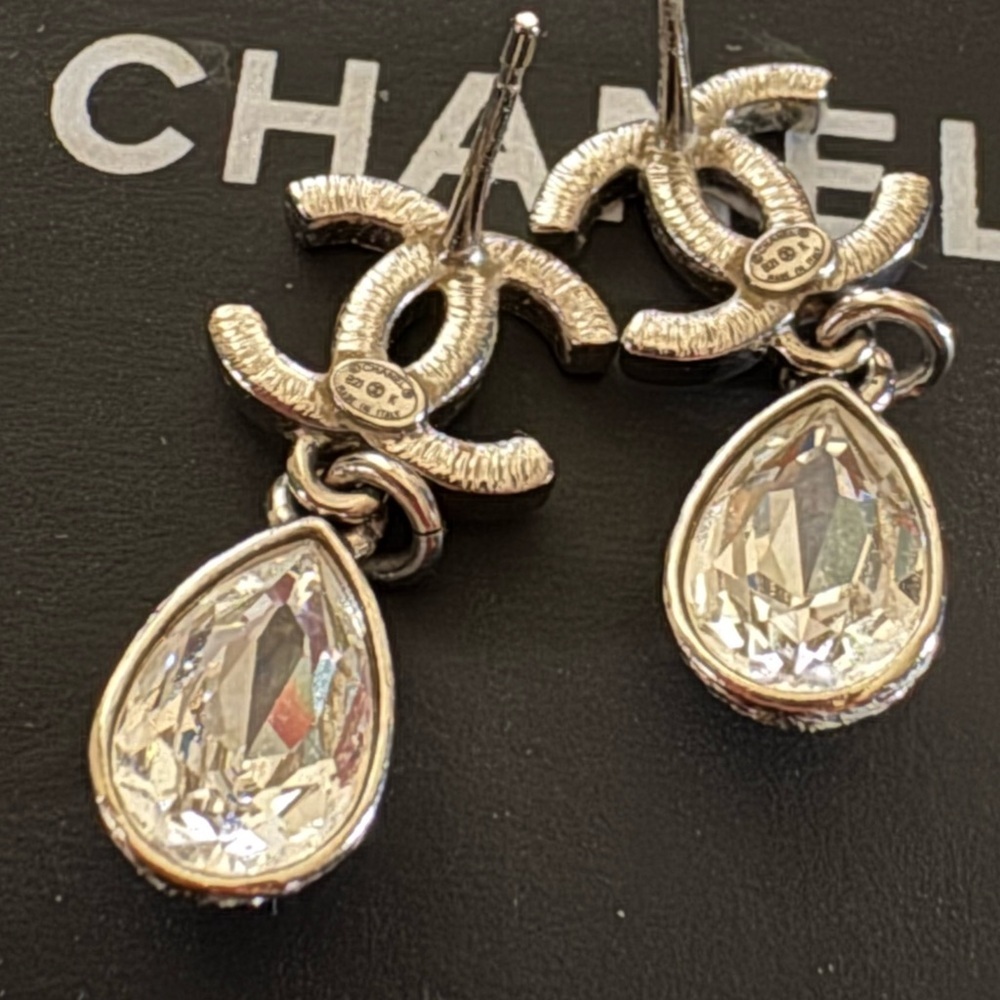 Chanel 2021 Strass CC Drop Earring - Picture 5 of 9